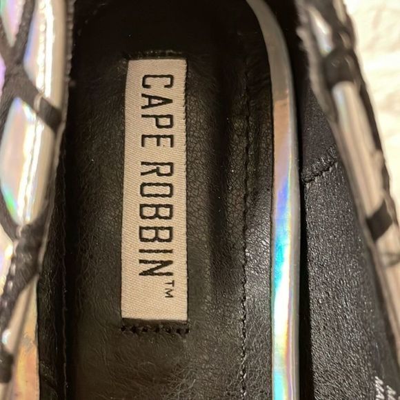 Cape ROBBIN heel shoes silver and black size 7.5.  Stunning. - Picture 9 of 10